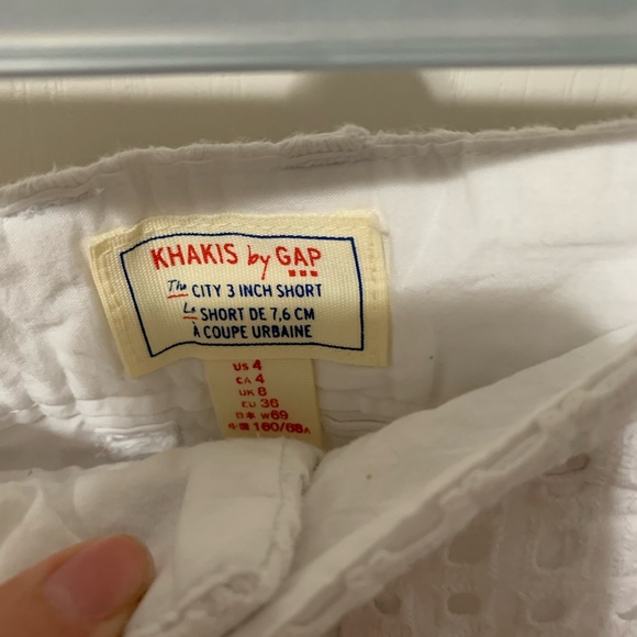 White Gap Shorts size 4 - Picture 2 of 2